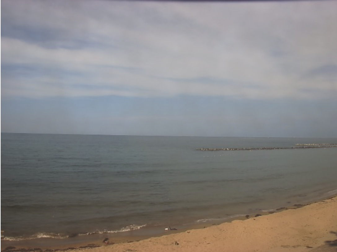 公衆トイレ（雨晴園地）前