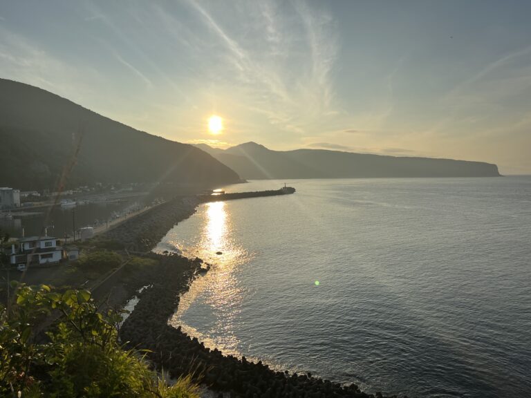 日本一周サーフトリップ2日目｜室蘭で波に乗り、夜の函館へ